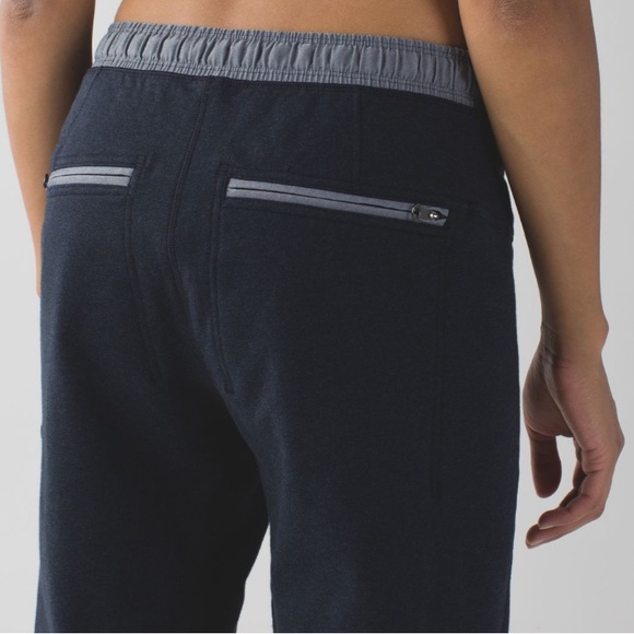 Lululemon Happy Yin Year Sweatpant II in Heathered Inkwell 4 - Picture 4 of 10